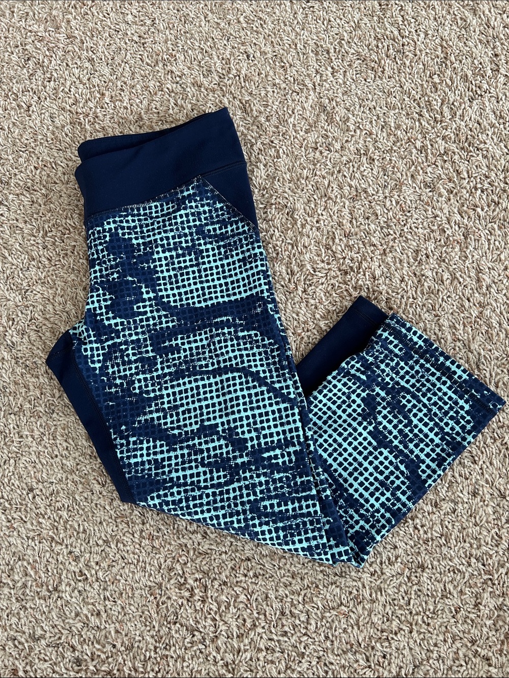Women’s Navy & Aqua Patterned Under Armor Capri length Leggings